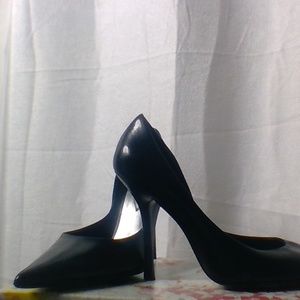 GUESS high heel